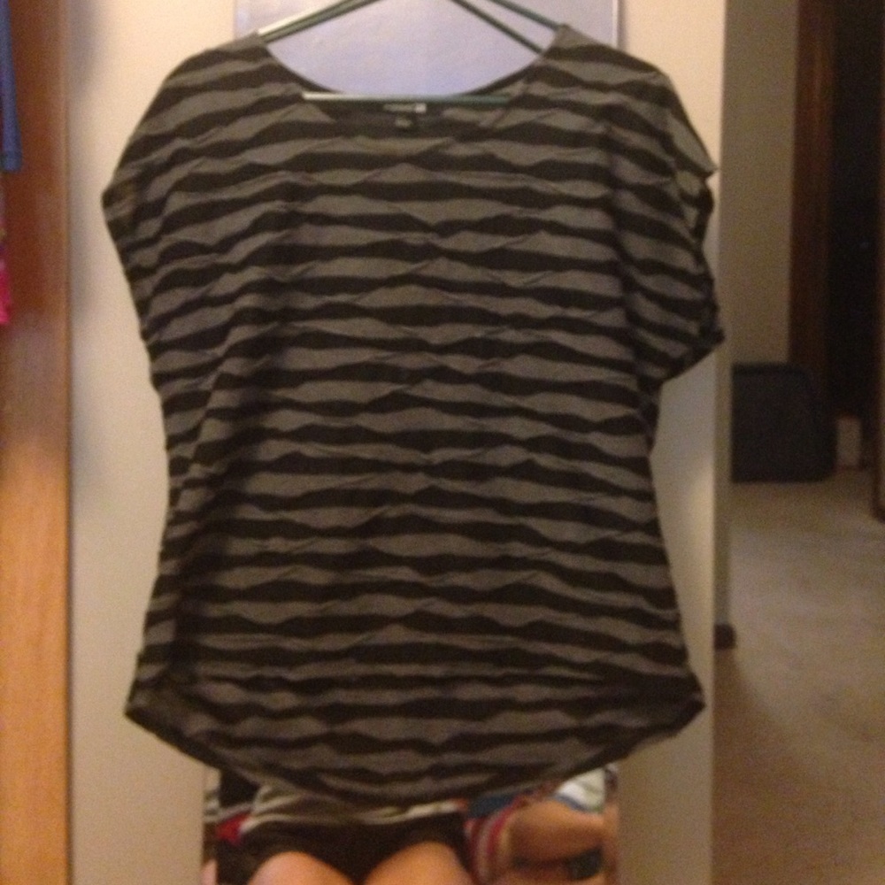 Short sleeve shirt
