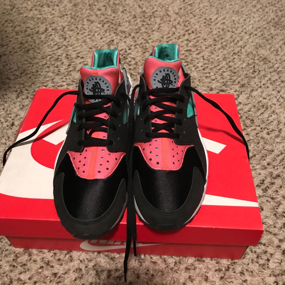 Nike Woman's Air Huarache Run