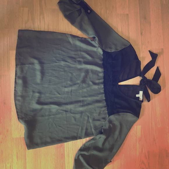 Sheer blouse - Picture 1 of 8