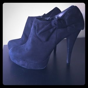 Black Bongo Booties- with bow!