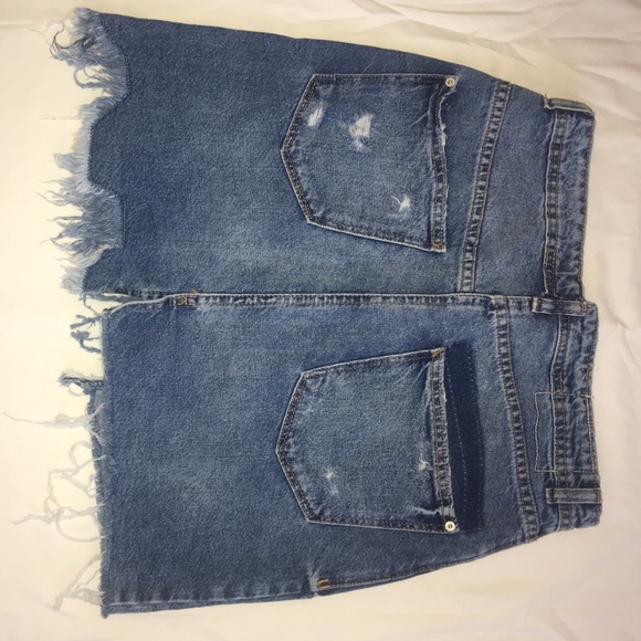 Zara Denim frayed skirt - Picture 2 of 8