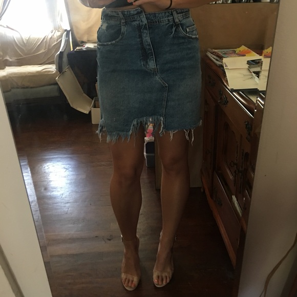 Zara Denim frayed skirt - Picture 5 of 8