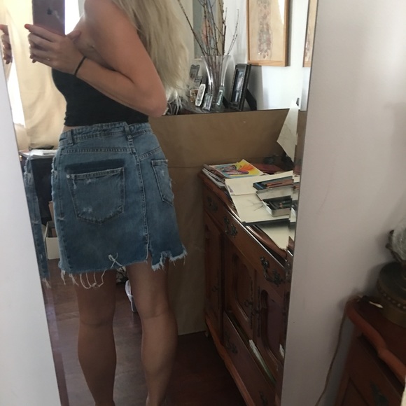 Zara Denim frayed skirt - Picture 7 of 8