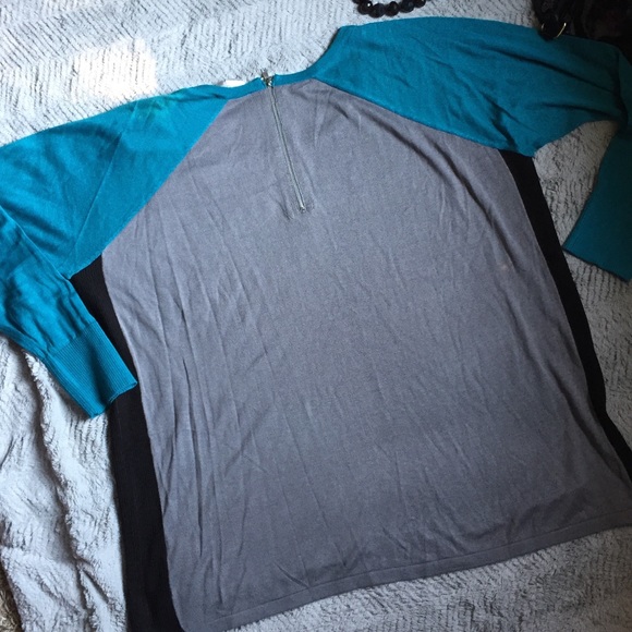 NWT Avenue Colorblock Sweater - Picture 2 of 3