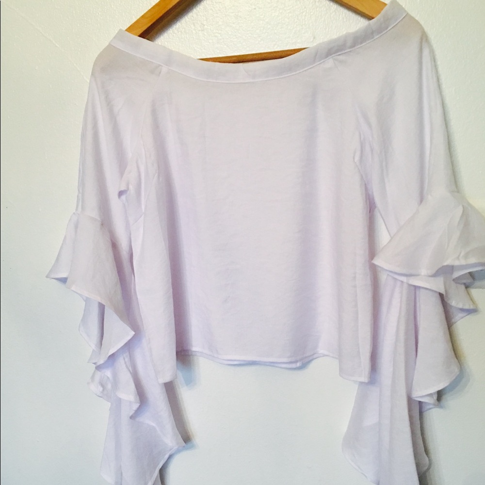 BELL SLEEVES TOP - Picture 1 of 4