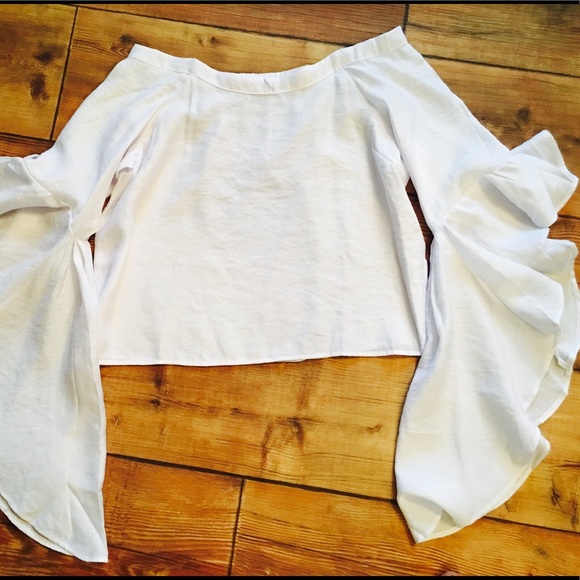 BELL SLEEVES TOP - Picture 3 of 4