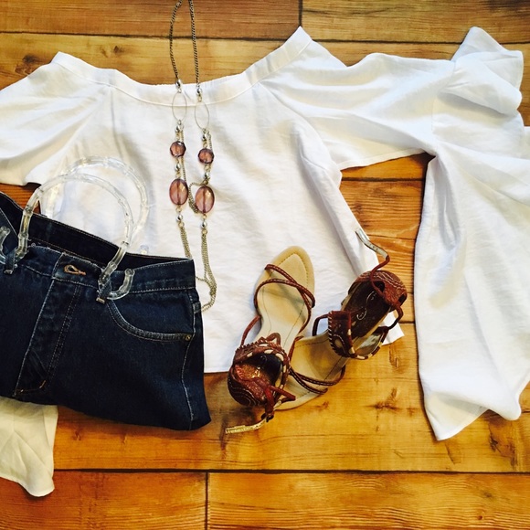 BELL SLEEVES TOP - Picture 2 of 4