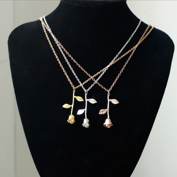 Jewelry - Delicate Rose Flower Pendant Necklace