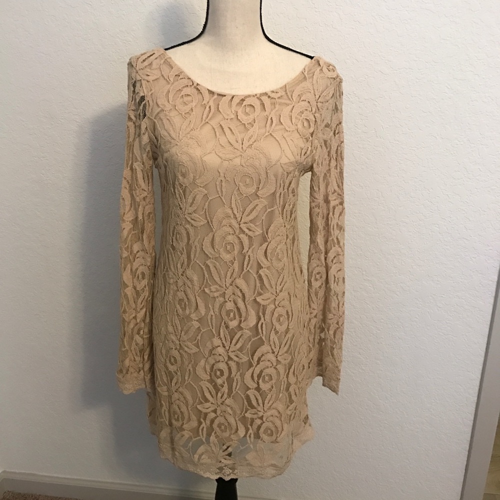 BEAUTIFUL BROWN LACE DRESS BRAND NEW WITH TAGS!
