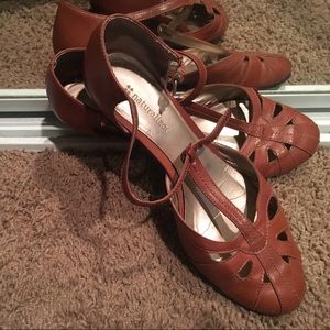 Brown naturalizer wedges