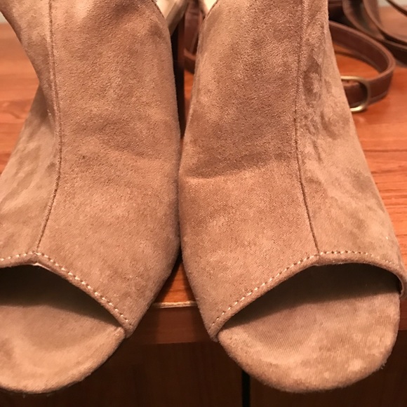 Light tan shoes - Picture 5 of 5