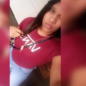 Meet your Posher, Laura massiel