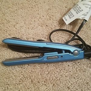 Nano titanium babyliss pro flat iron travel size