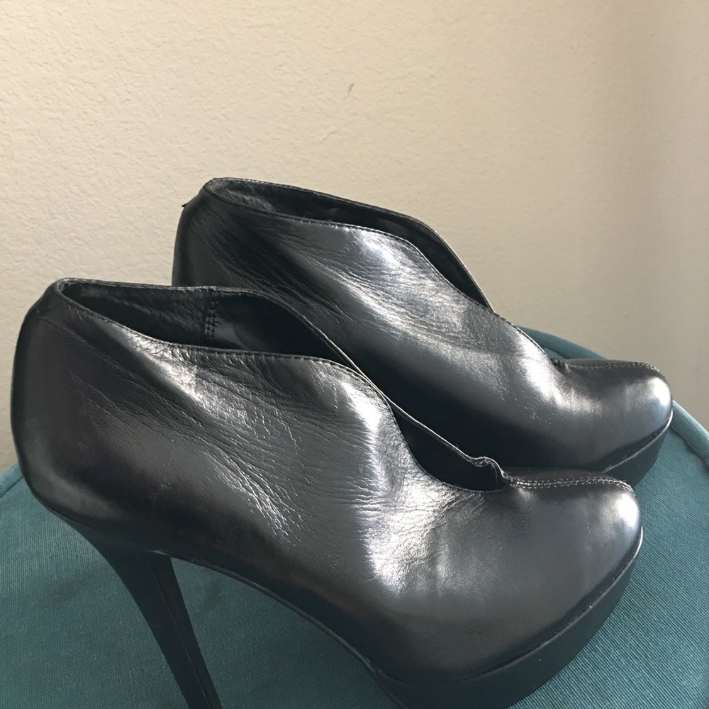 Jeffrey Tyler, Brand New Black Heels