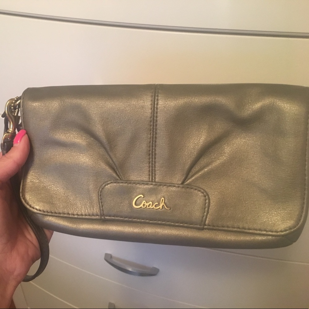 Coach wristlet wallet