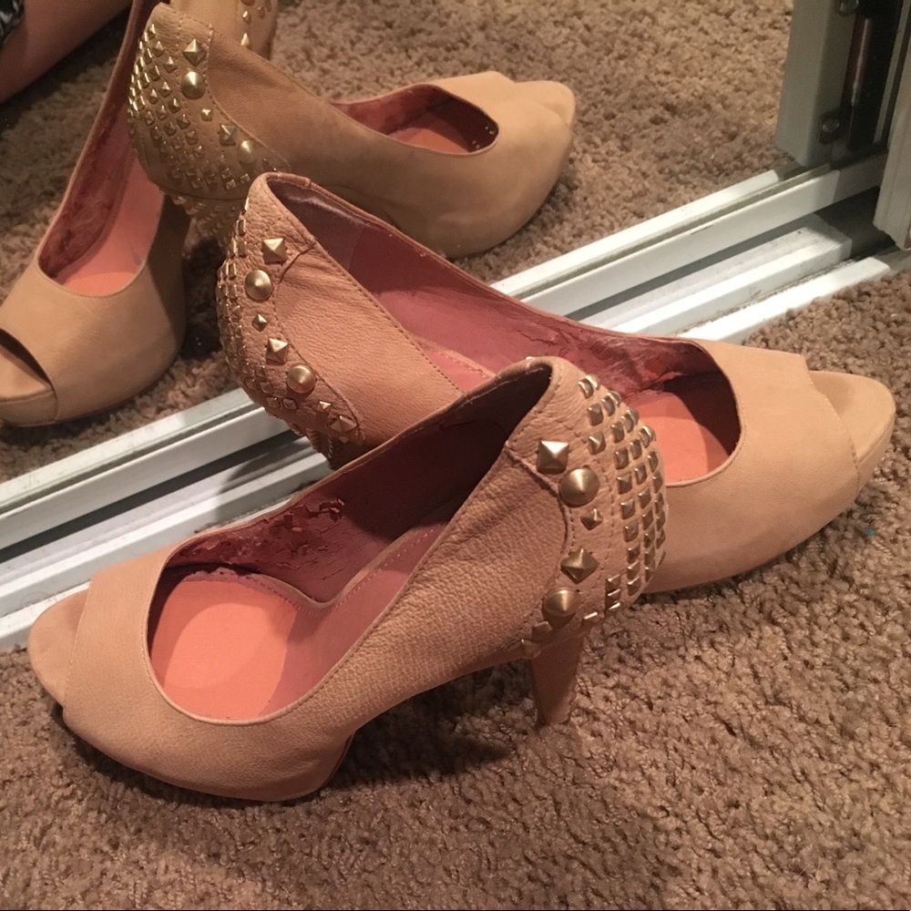 Vince Camuto missie peep toe heels 👠