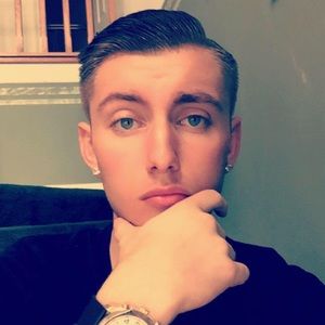 Meet your Posher, Devin