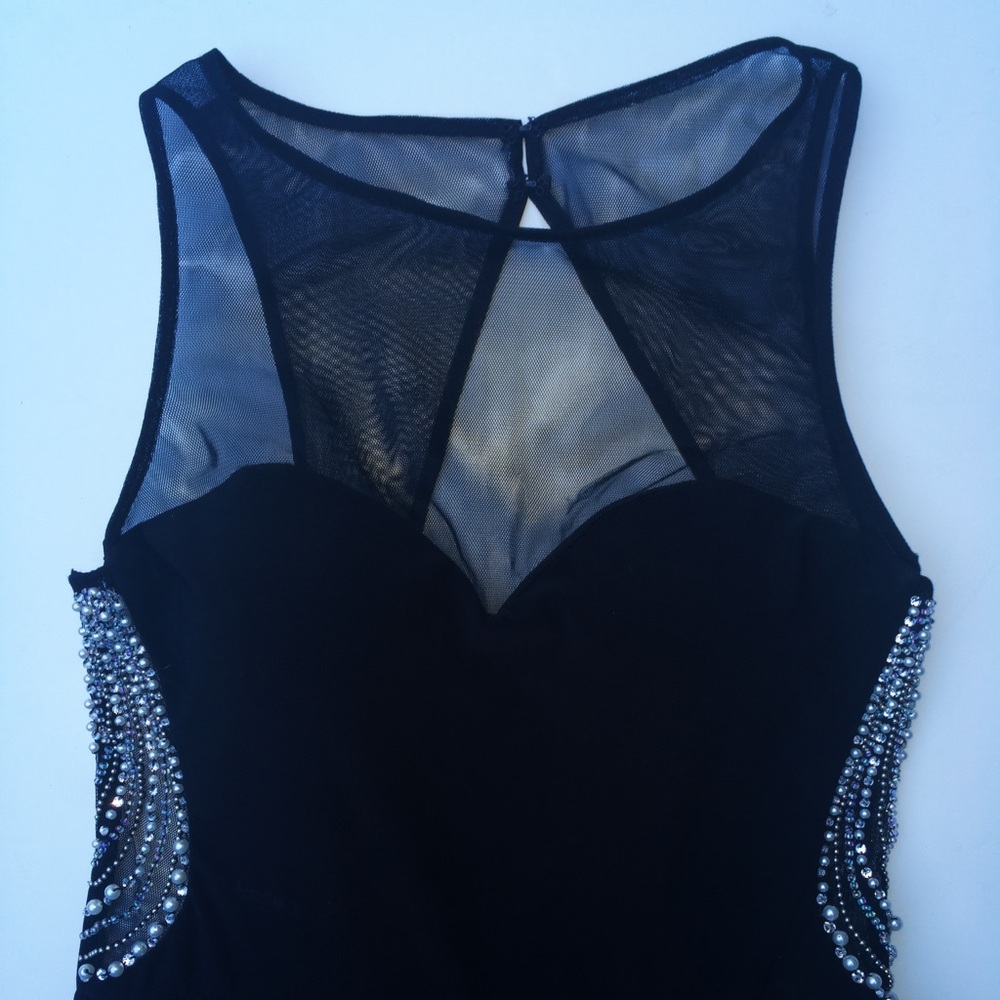 Backless Black Pearl Homecoming Prom Dress ⭐️