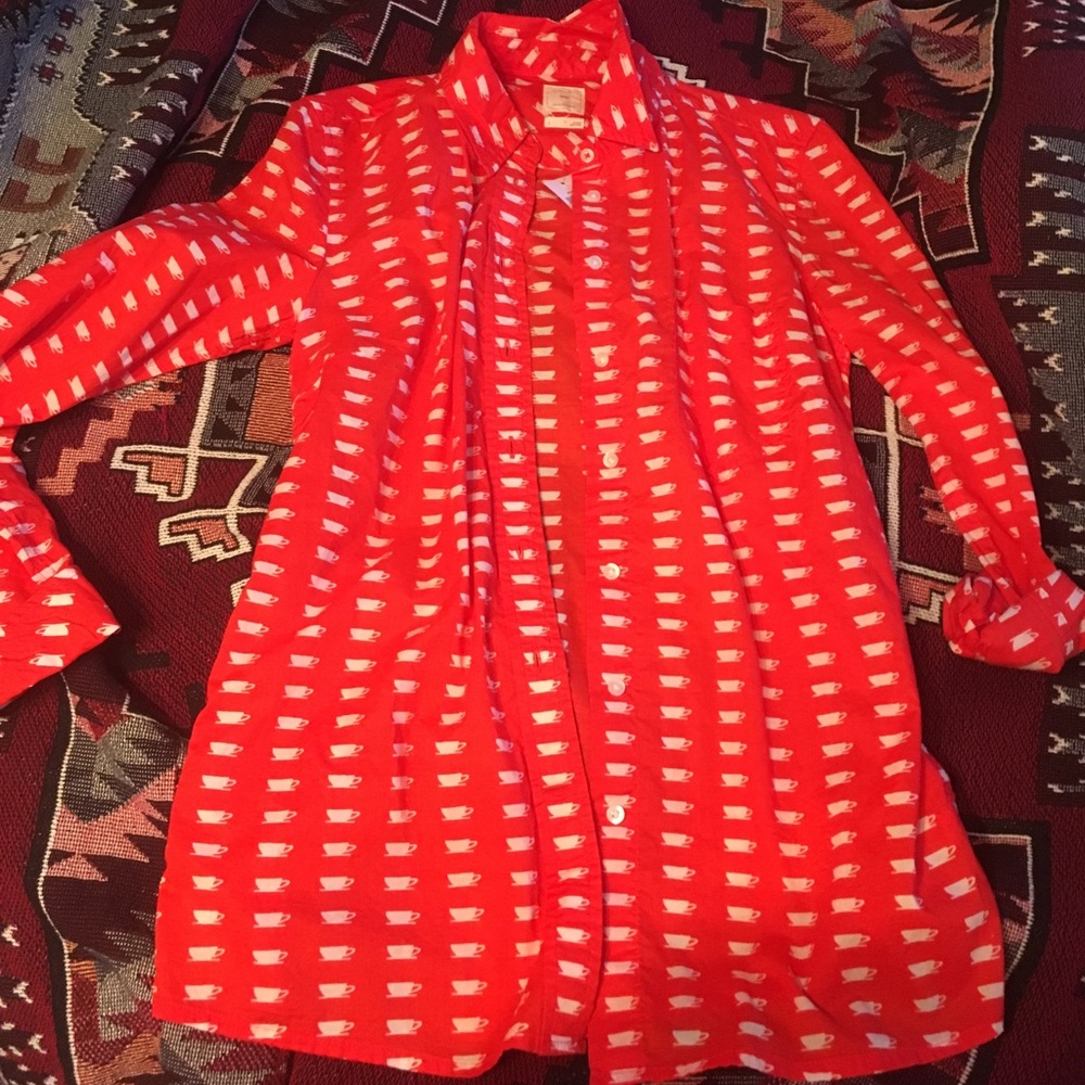 Gap tea cup print button down