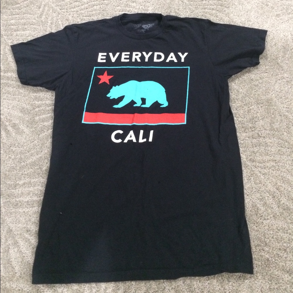 5 large tees barely worn