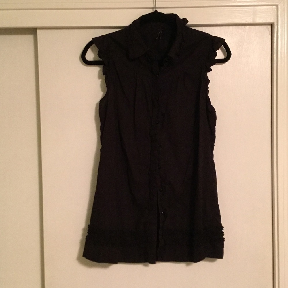 Cute sleeveless shirt