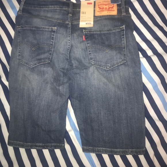 Levi shorts - Picture 2 of 4