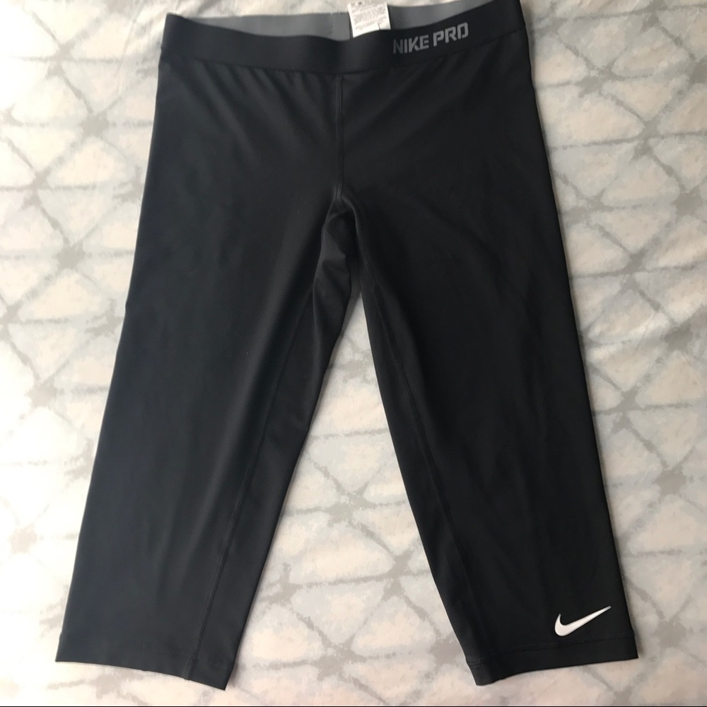 Nike Crop workout pants