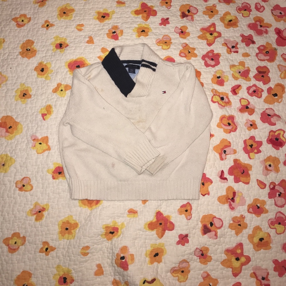 ITS SO FROCKING CUTE! 18m Tommy Hilfiger sweater
