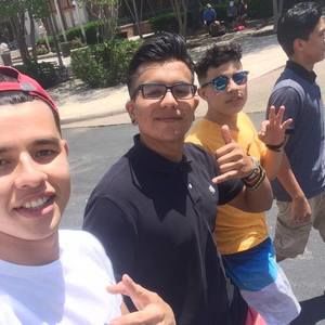 Meet your Posher, Julian