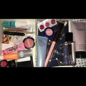 Make up samples, brushes, and more, Brand New!