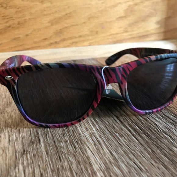 Foster Grant Womens Sunglasses Pink Camo Eye Wear - Picture 6 of 8