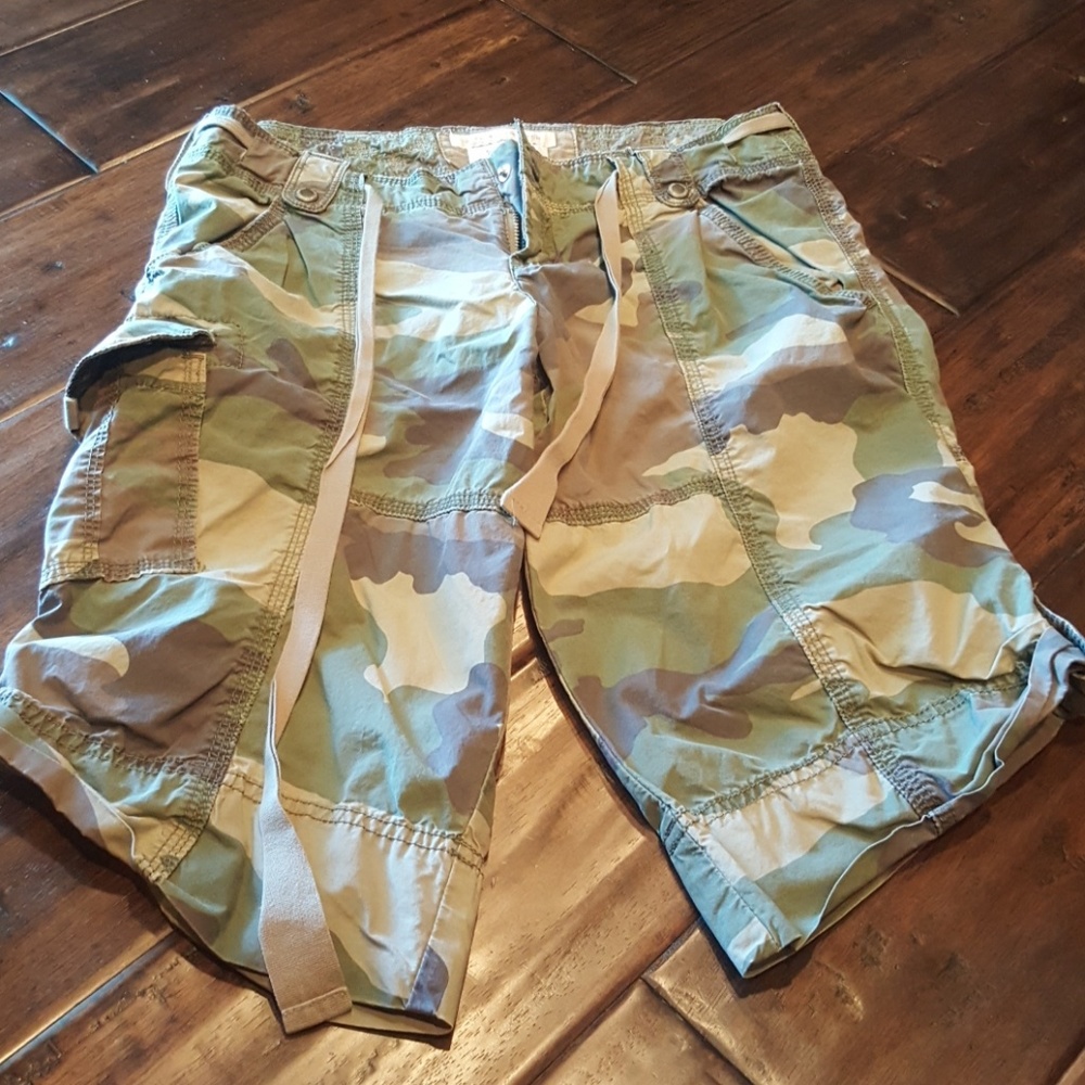 Abrocrombie & Fitch army print cargo pant