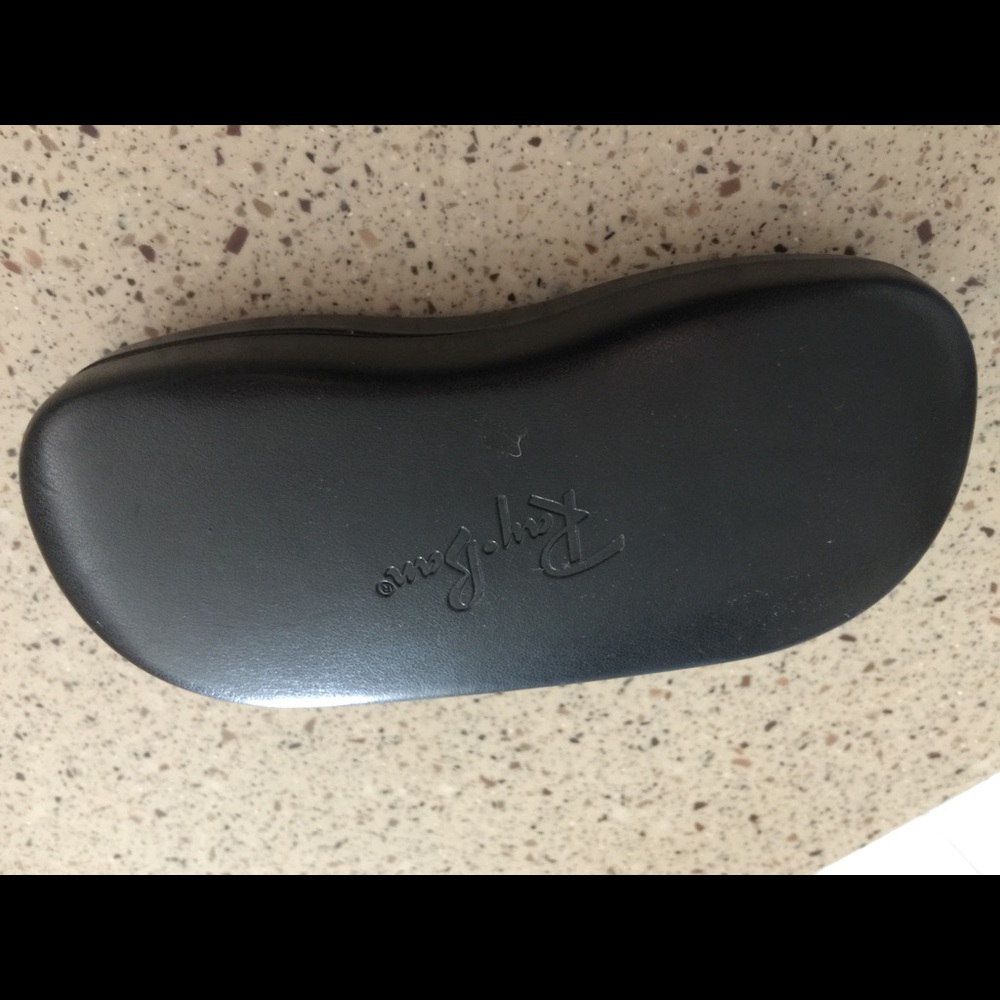 🚫 sold Empty rayban sunglass case