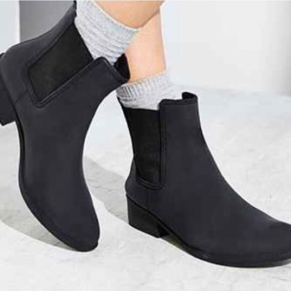 ☔️Jeffrey Campbell Stormy Matte Chelsea rain boots