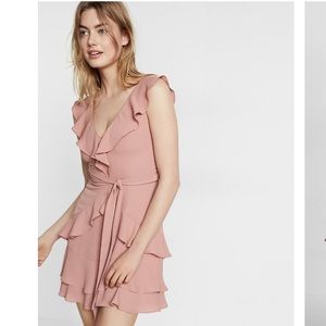 Express Blush front tie dress size 4 for Spring!