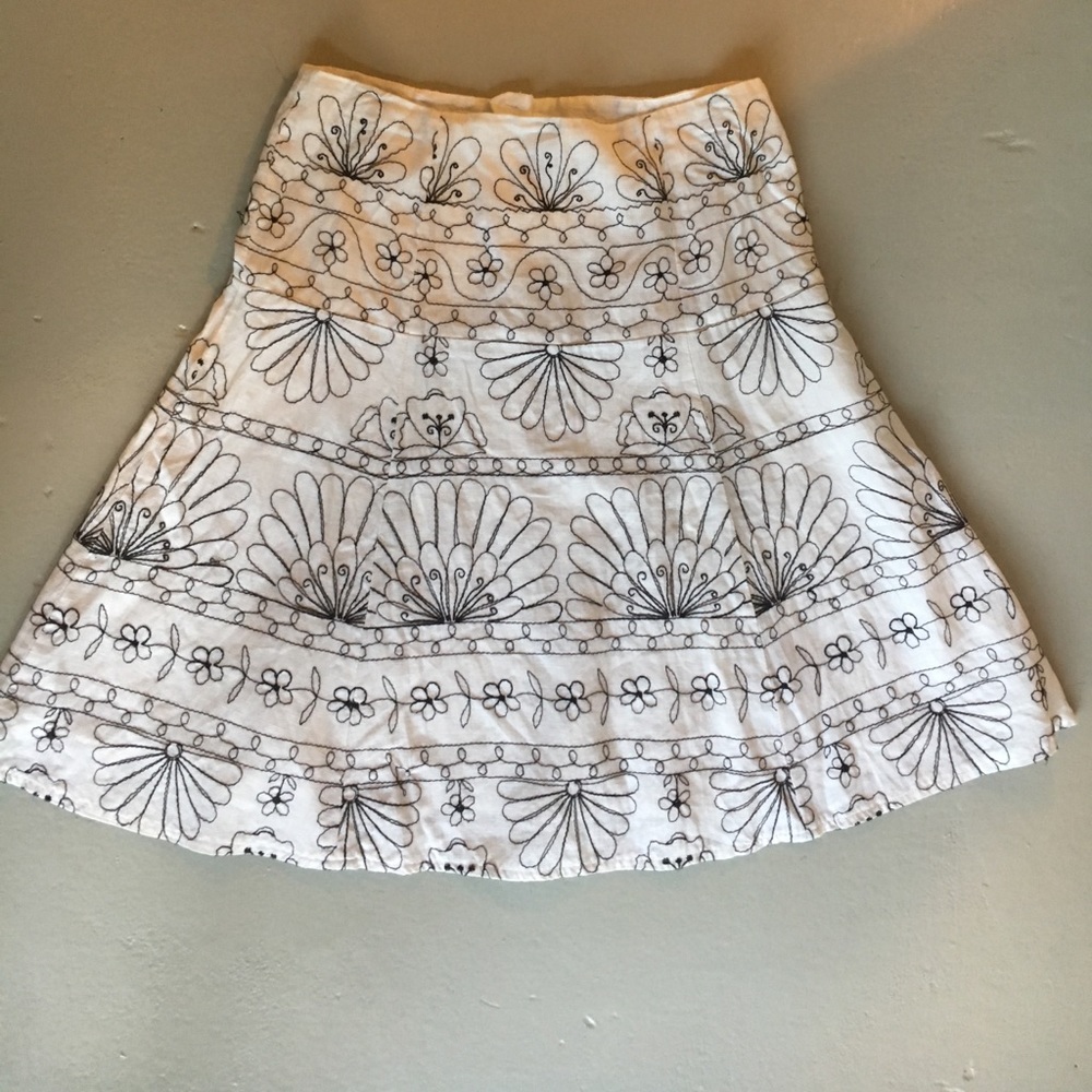 Brown & White Embroidery Skirt 4