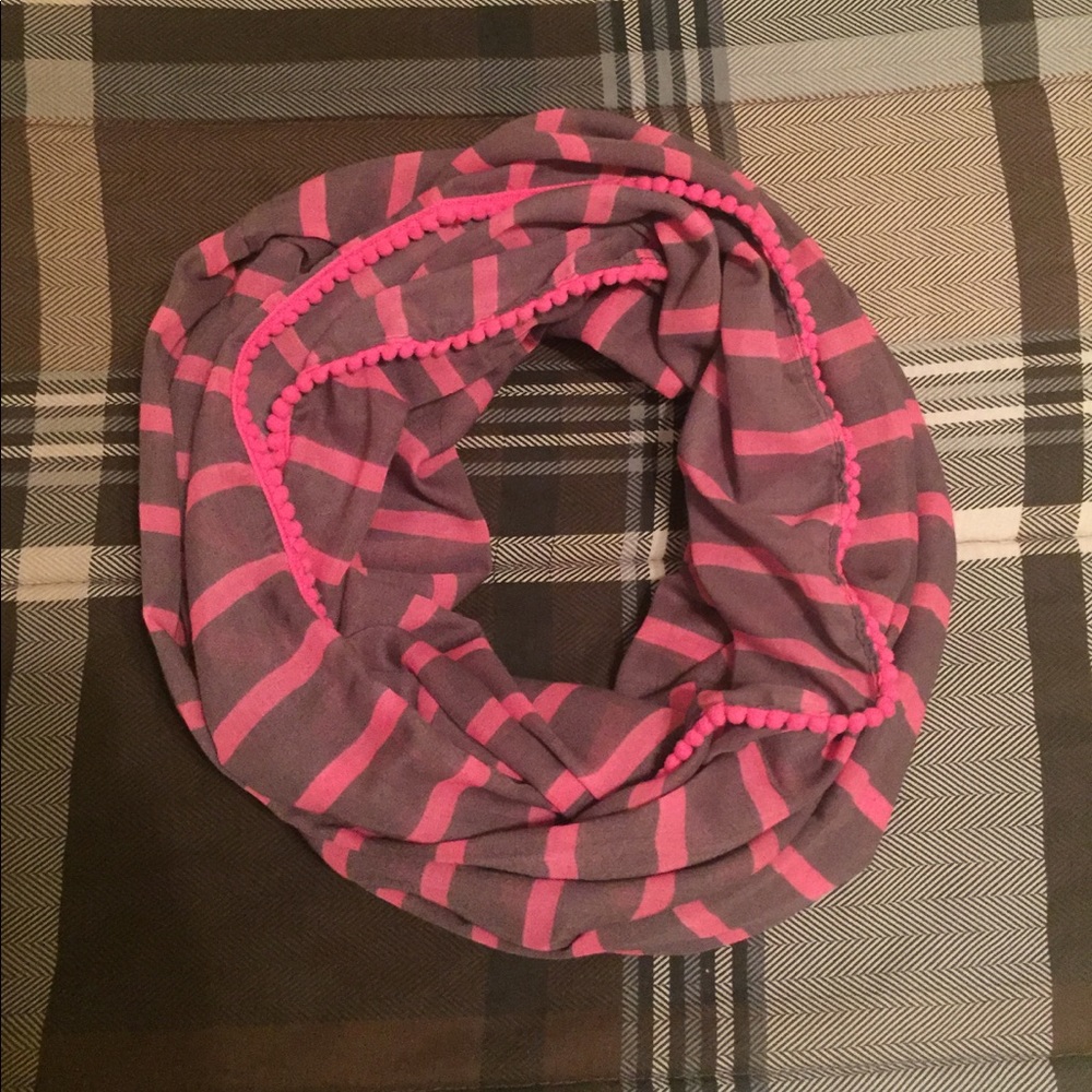 American eagle gray and pink infinity scarf