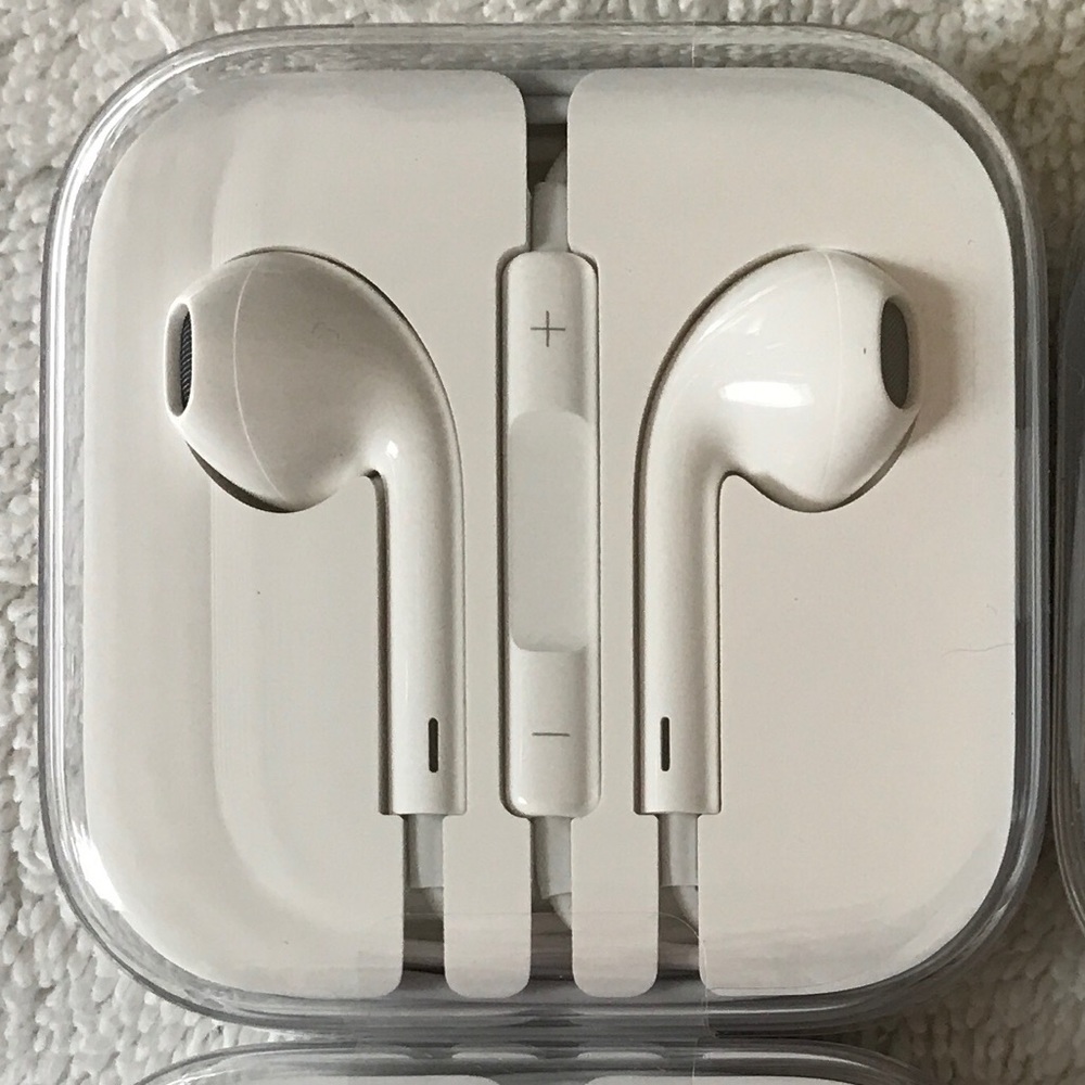 Apple EarPods 3.5 mm Headphone Plug