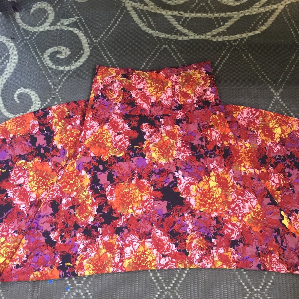 LuLaRoe Floral Maxi Skirt. Size M.