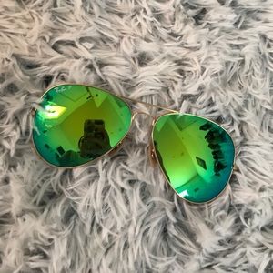 Green reflective ray-bans in perfect condition
