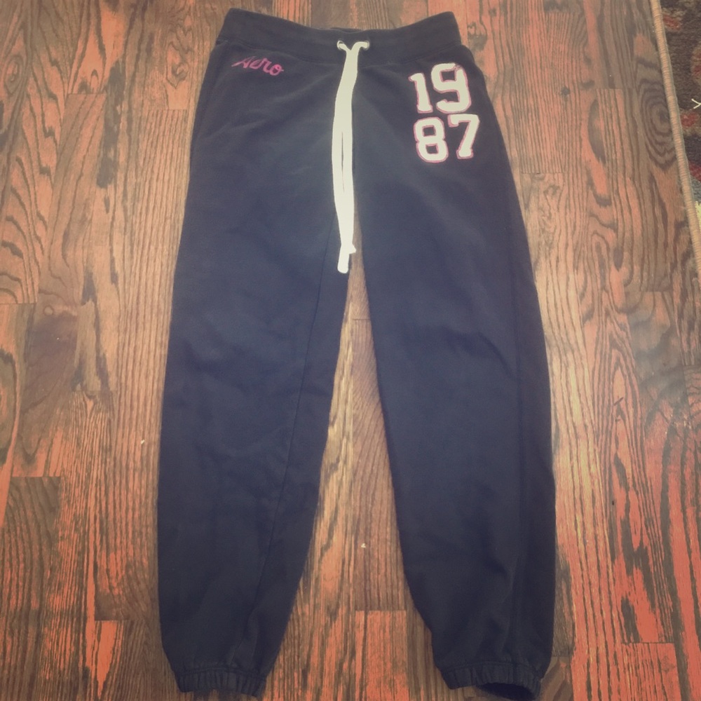 Black Aeropostale sweatpants!