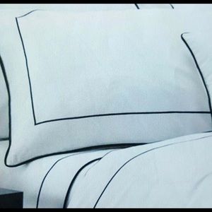 Linens made  in Italy 100 % cotton saten 300 TC