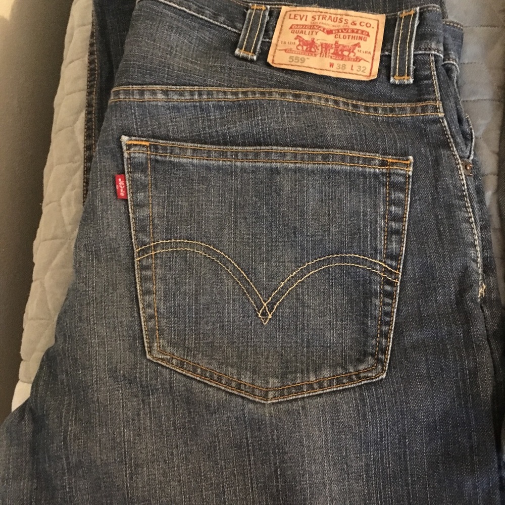 Men's Levi's 559- Medium Wash Jeans-38x32