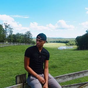 Meet your Posher, Devin