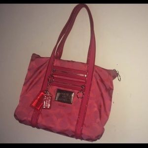 MUST GO Authentic COACH Peach Poppy bag