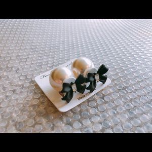 New knob pierced earrings - dark blue ribbons