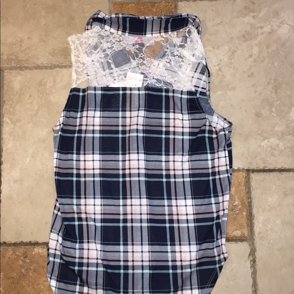 Vest - Picture 2 of 2