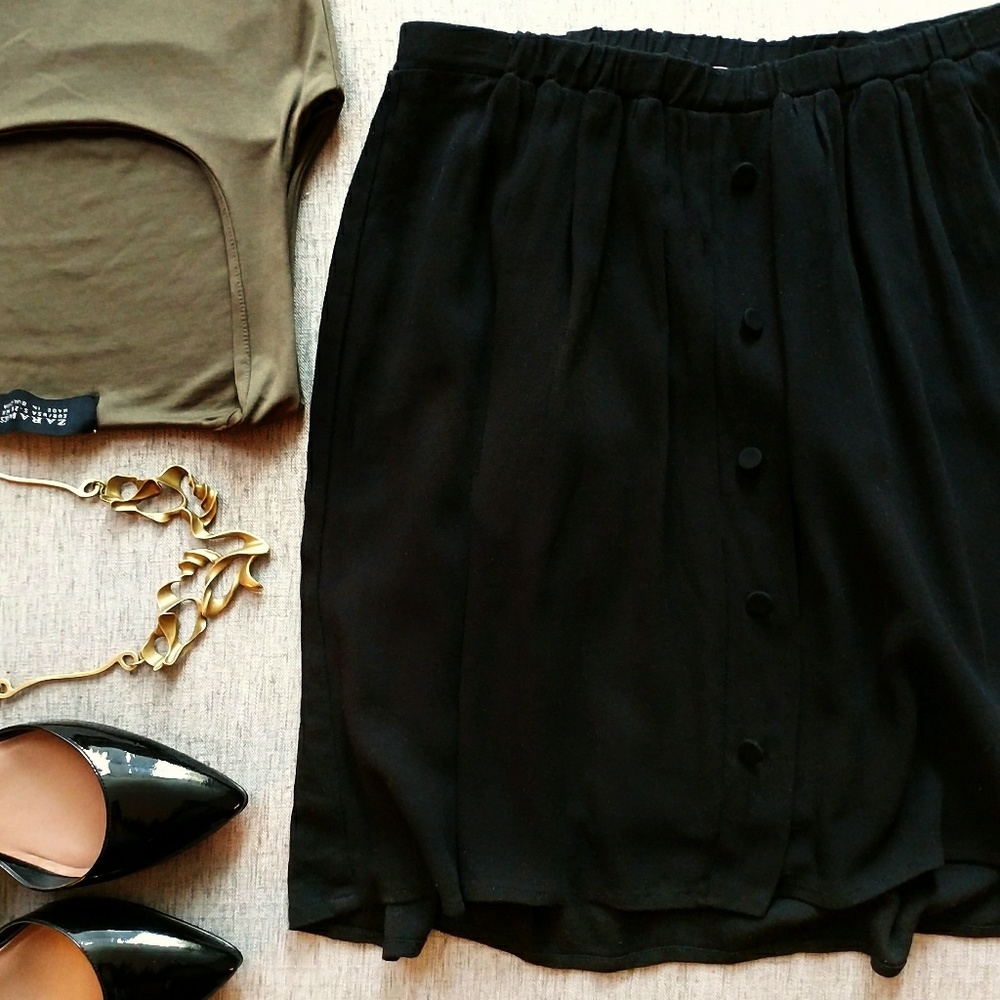 Ella Moss Black Mini Skirt w/faux buttons