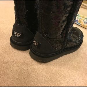 Black sparkly uggs