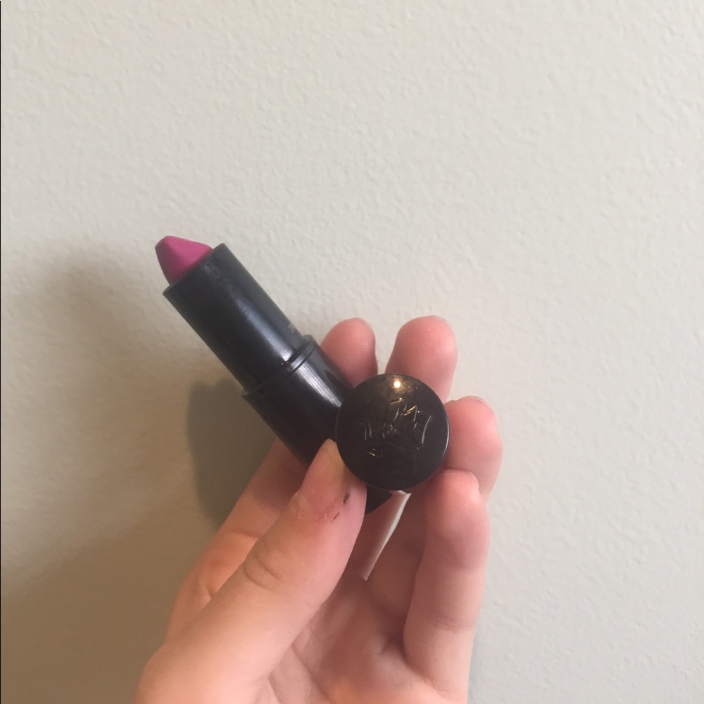 Lancôme matte lip stick color: 350 Out with a Bang